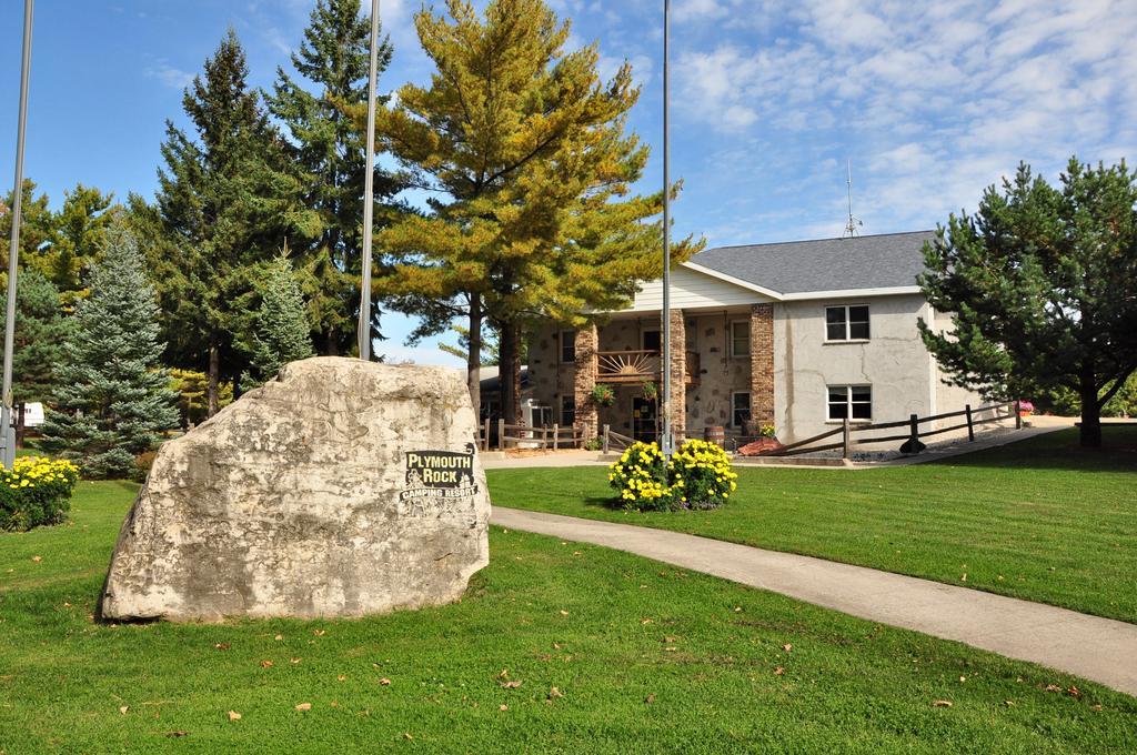 Plymouth Rock Camping Resort Basic Cabin Elkhart Lake 외부 사진