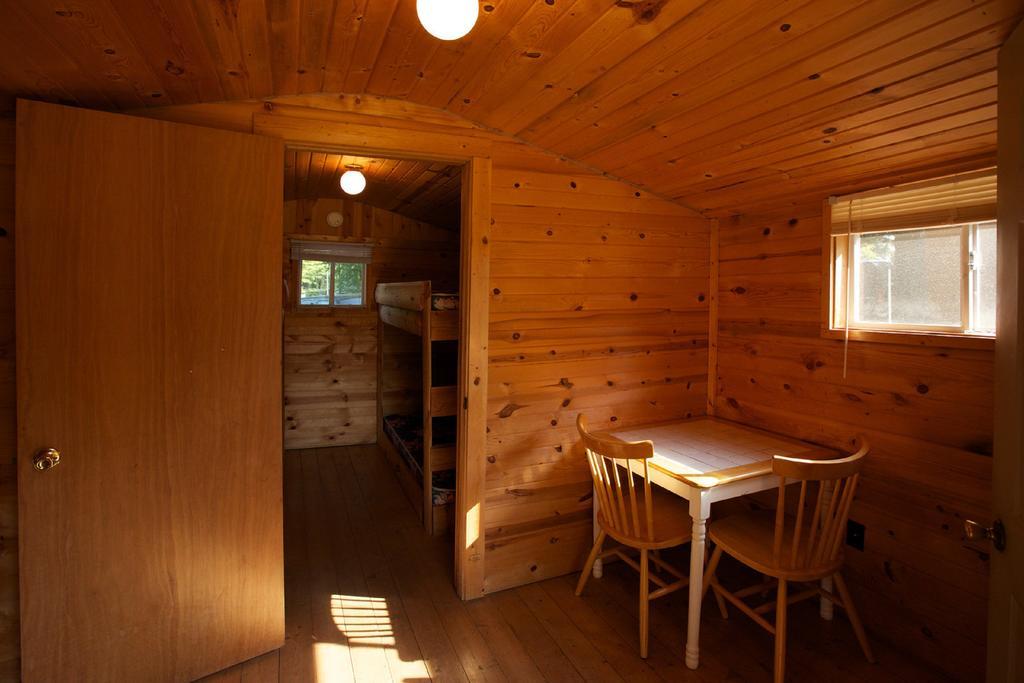 Plymouth Rock Camping Resort Basic Cabin Elkhart Lake 외부 사진